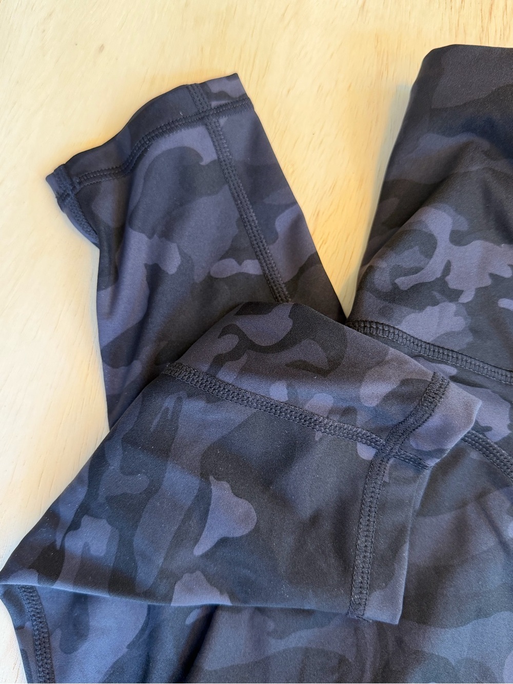 NWT The Gym People Women’s High-Waist Leggings with Side Pocket — Black Camo - Picture 6 of 8